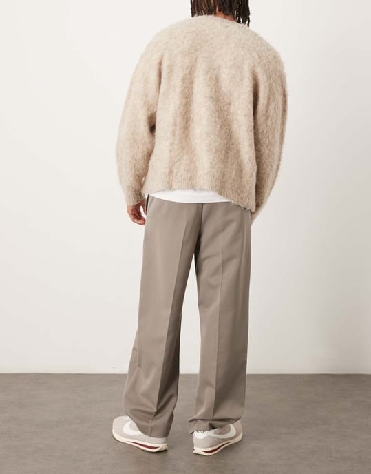 ASOS DESIGN dra på smarta vida byxor med knappar i fåll i dämpad khaki - Image 4