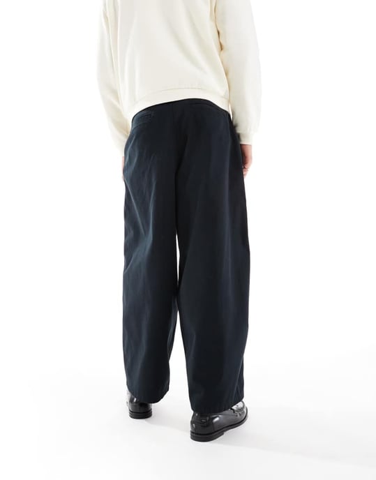 ASOS DESIGN oversized baggy chino i svart - Image 2