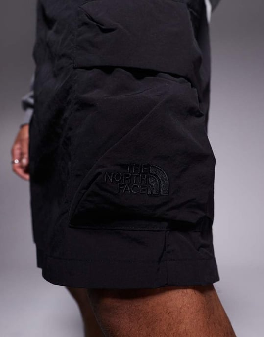 The North Face cargobyxor med fickor i svart - Image 3