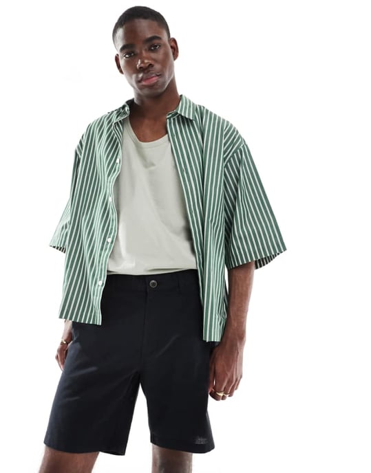 JJ Rebel linneshorts i svart - Image 1