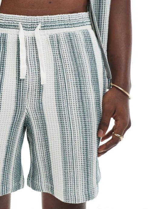 ONLY & SONS waffle short co-ord in white & green - Image 2