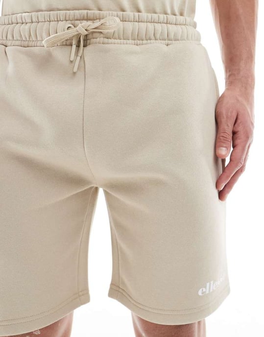 Ellesse Molla shorts i beige - Image 4