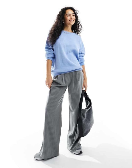 ASOS DESIGN tröja med snitt i halsen och urkskärning i ryggen i blått - Image 3