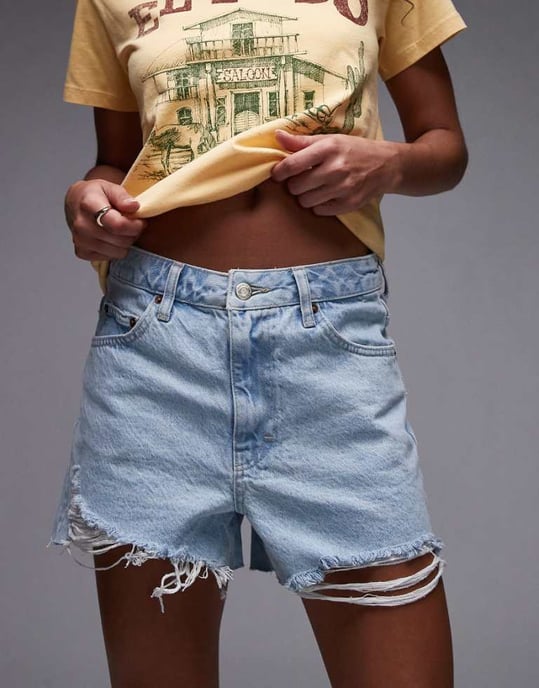 Topshop denim A-linje shorts med rivning i blekt utförande - Image 1