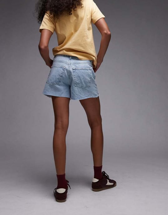Topshop denim A-linje shorts med rivning i blekt utförande - Image 4