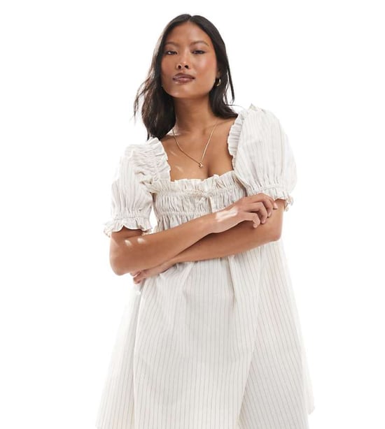 Miss Selfridge Petite garnfärgad randig smockklänning i beige rand - Image 1