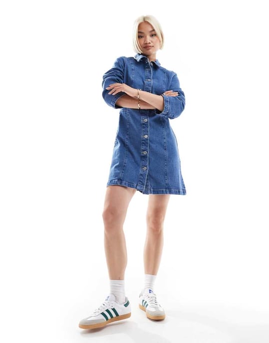 Vero Moda vidärmad knapp-front mini klänning i medium blå denim - Image 3