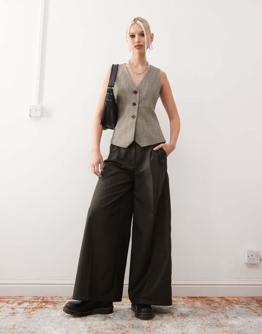 Urban Revivo textured waistcoat top in natural - Image 2