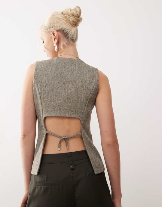 Urban Revivo textured waistcoat top in natural - Image 3