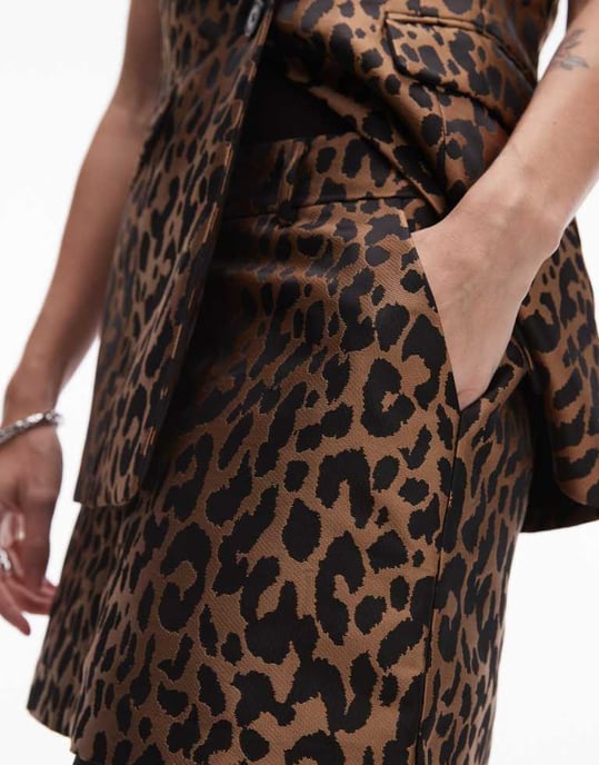 Topshop jacquard leopard pelmet mini skirt in bronze/gold - Image 2