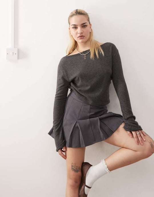 Urban Revivo layered pleated mini skirt in light grey - Image 1