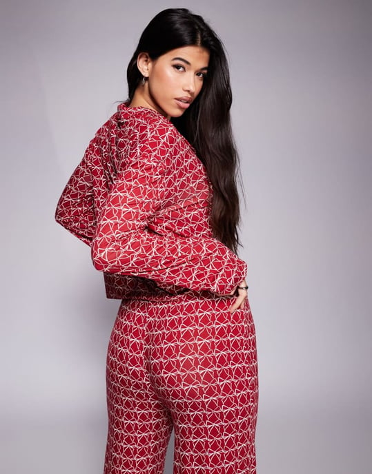 Kaiia exclusive mix and match cropped button through pyjama top co-ord in burgundy bow print - Image 4