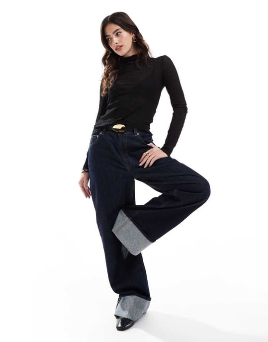 Vero Moda textured lettuce edge layering top in black - Image 3