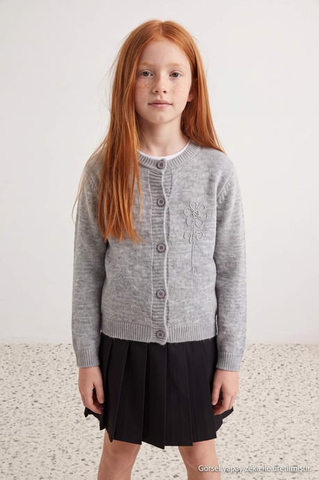 TRENDYOLKIDS Flickor Grå Broderad Lång, Oversize Cardigans - Image 1