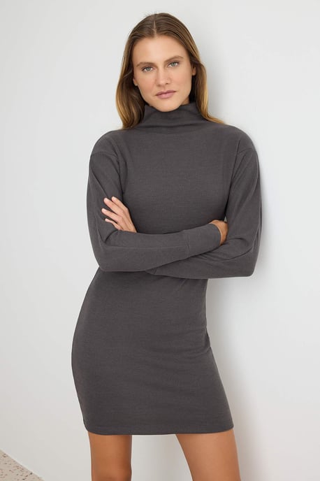 TRENDYOLMİLLA Dam Grå Enfärgad Kort / Mini Lång Bodycon Klänningar - Image 4
