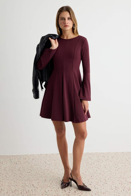 TRENDYOLMİLLA Dames Paars Effen Kort / Mini Lang Skater Jurken - Image 1