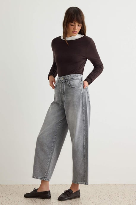 TRENDYOLMİLLA Women's Gray Plain Barrel High Waist Jeans - Image 4