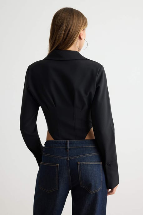 TRENDYOLMİLLA Women's Black Plain Long Fitted Shirts - Image 3