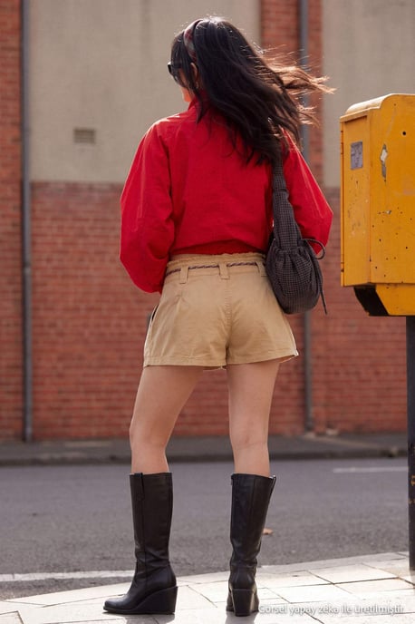 TRENDYOLMİLLA Dam Beige Enfärgad Vid benlängd Normal midja Shorts Bermudashorts - Image 3