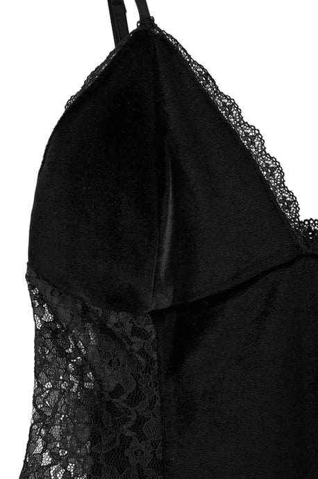 TRENDYOLMİLLA Women's Black Plain Short / Mini Sleeveless Regular fit Nightgowns - Image 5