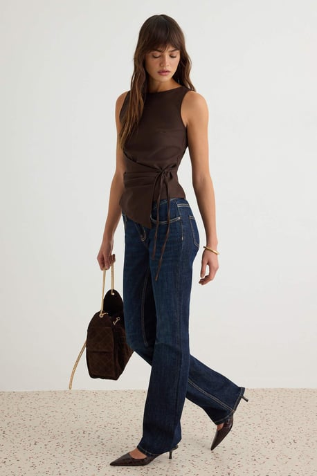 TRENDYOLMİLLA Dames Bruin Effen Mouwloos Regular fit Blouses - Image 4