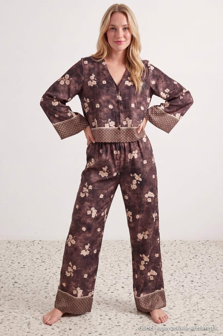 TRENDYOLMİLLA Dam Flerfärgad Blommig Lång, Regular fit Pyjamas- Set - Image 2