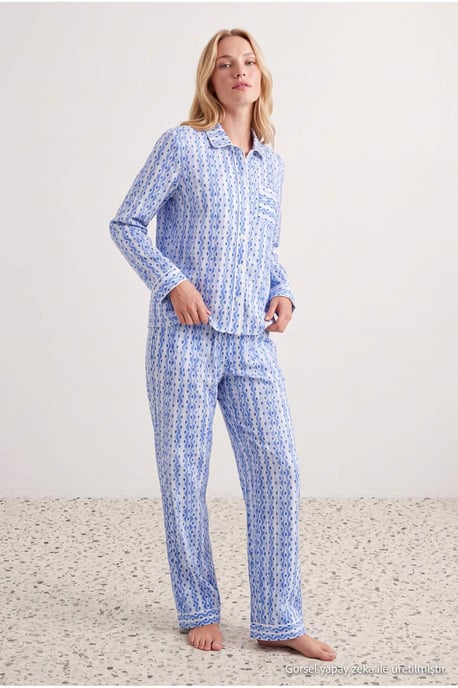 TRENDYOLMİLLA Dames 2-pack Blauw Met grafische print Lang Loungewear Regular fit Pyjama- Sets - Image 3