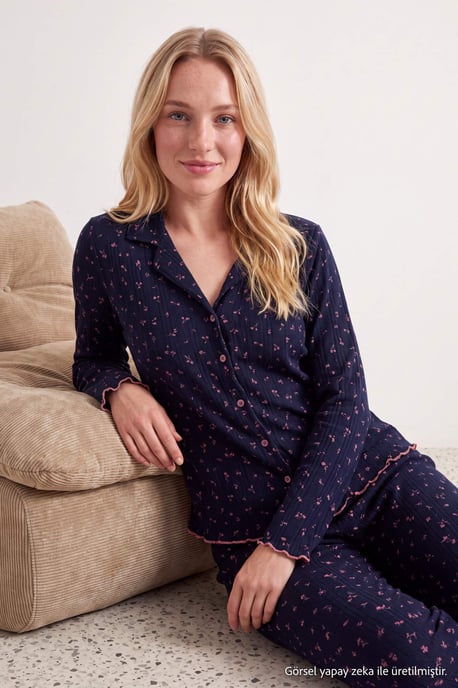 TRENDYOLMİLLA Dames 2-pack Donkerblauw Bloemenprint Lang, Regular fit Pyjama- Sets - Image 2