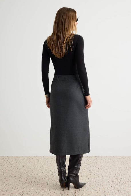 TRENDYOLMİLLA Dames Grijs Effen Midi Rokken - Image 3