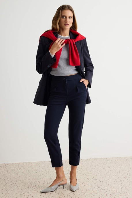 TRENDYOLMİLLA Women's Dark blue Plain Carrot pants Normal waist Trousers - Image 4