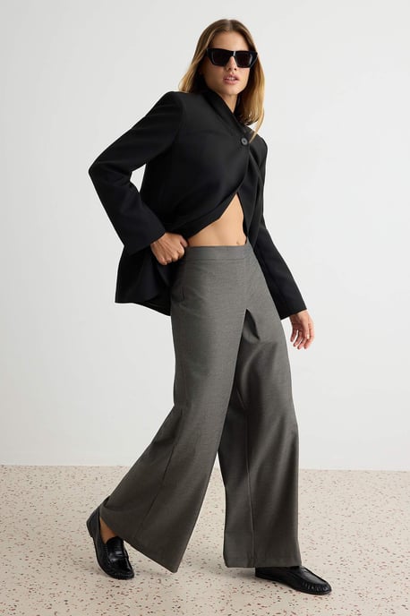 TRENDYOLMİLLA Women's Gray Plain Wide Leg High Waist Trousers - Image 4