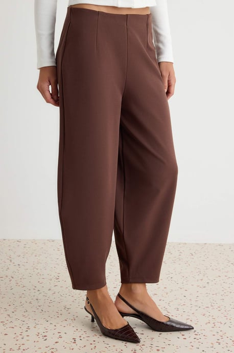 TRENDYOLMİLLA Women's Brown Plain Barrel Normal waist Trousers - Image 2