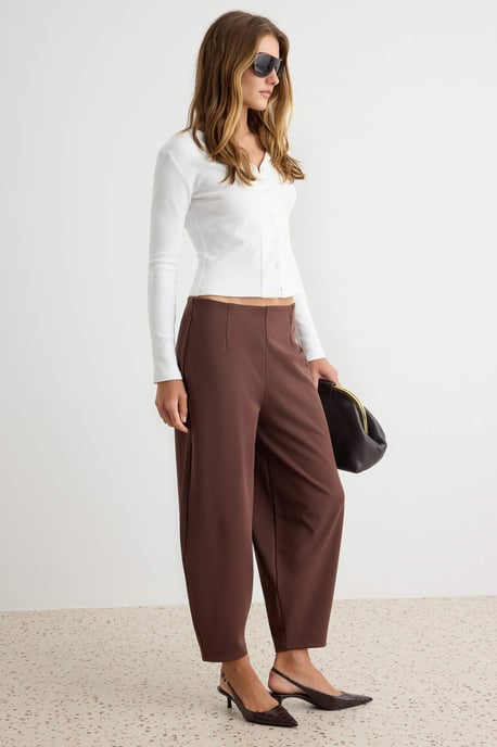 TRENDYOLMİLLA Women's Brown Plain Barrel Normal waist Trousers - Image 4