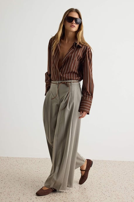 TRENDYOLMİLLA Women's Dark blue Plain Wide Leg Normal waist Trousers - Image 1