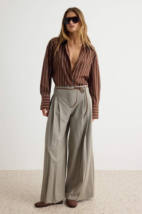 TRENDYOLMİLLA Women's Dark blue Plain Wide Leg Normal waist Trousers - Image 4