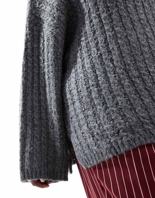 Pieces Curve longline jumper with high neck in grey - Image 3