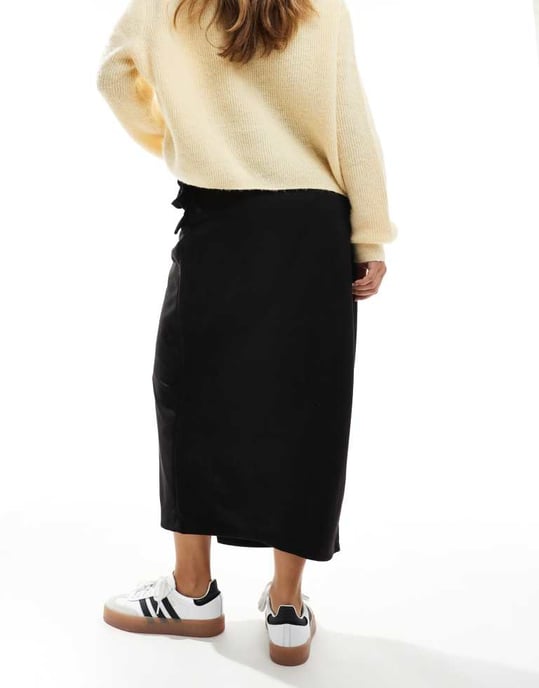 ASOS DESIGN wrap tie detail faux suede maxi skirt in black - Image 3