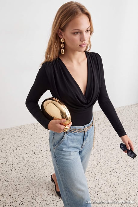 TRENDYOLMİLLA Dames Zwart Effen Lang, Getailleerd Bodys - Image 2