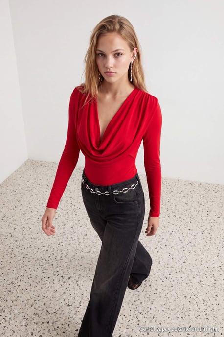 TRENDYOLMİLLA Dames Rood Effen Lang, Getailleerd Bodys - Image 3