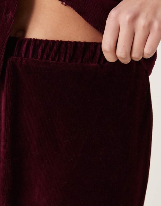 ASOS DESIGN wide leg velvet cord trousers in burgundy - Image 3