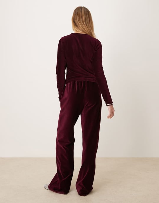 ASOS DESIGN wide leg velvet cord trousers in burgundy - Image 4