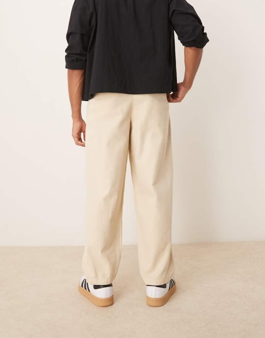 Selected wide fit pleated trouser in cream - Image 3