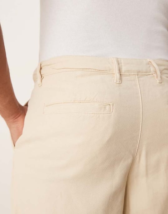 Selected wide fit pleated trouser in cream - Image 4