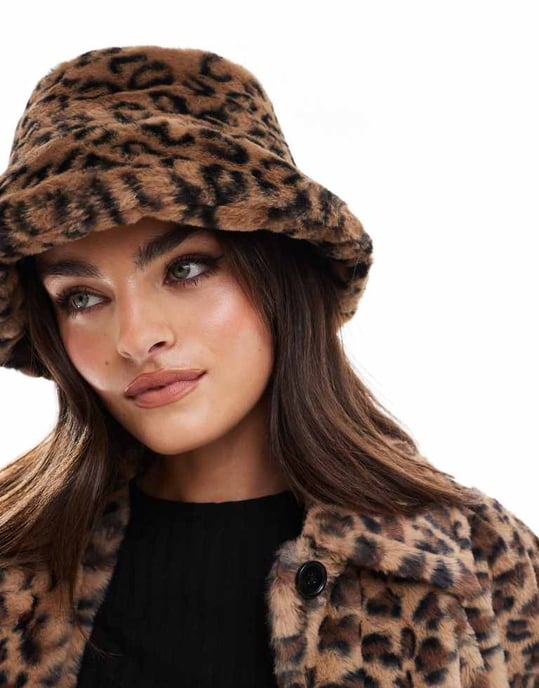 Pieces fuskpäls bucket hat i leopardmönster - Image 2