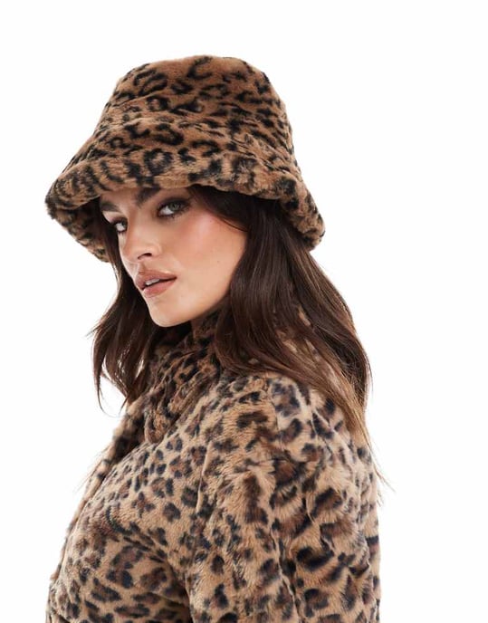 Pieces fuskpäls bucket hat i leopardmönster - Image 4