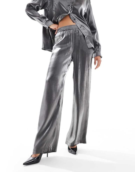 Pieces pull on trouser co-ord in metallic grey - Image 3