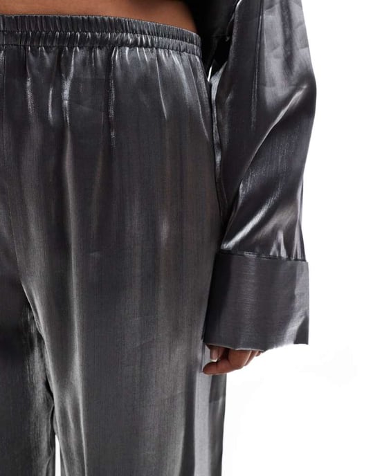 ASOS DESIGN Curve satin pull on trouser in silver co-ord - Image 4