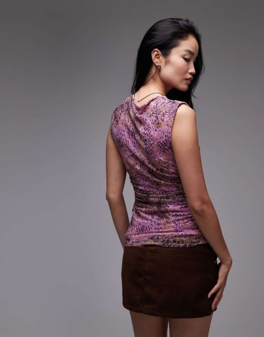 & Other Stories nät-topp med draperad detalj i rosa mönster - Image 4