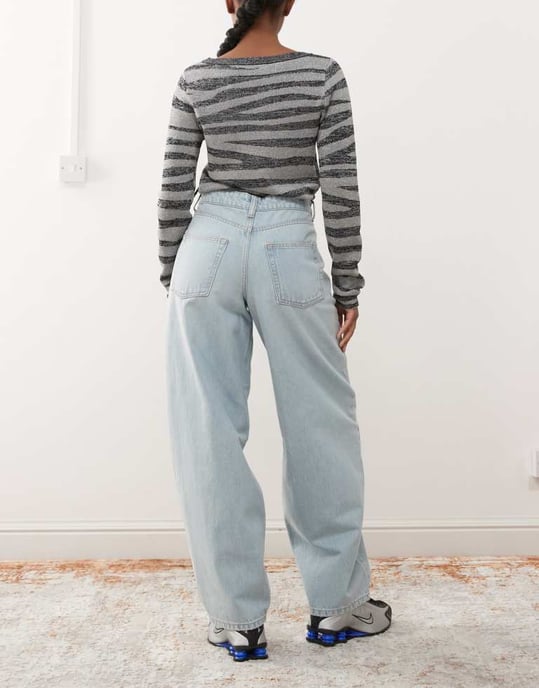 COLLUSION mid rise tapered jeans in mid wash - MBLUE - Image 2