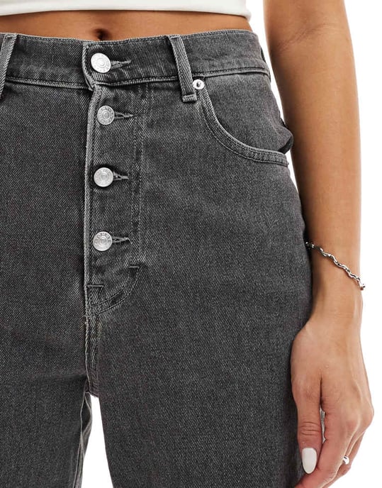 Tommy Jeans ultra high mom jeans in washed black - Image 3